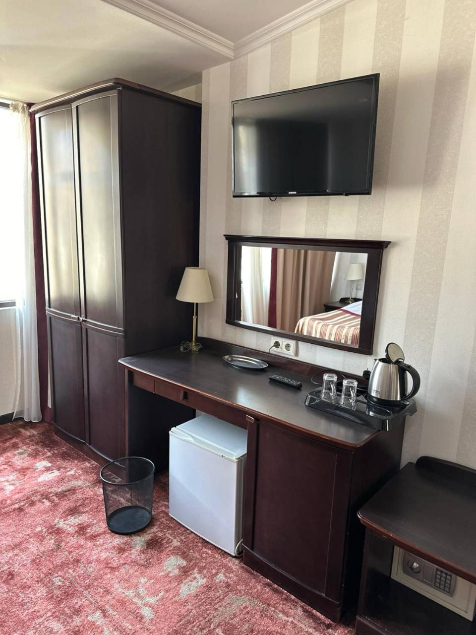 Hotel Rike Park 第比利斯 外观 照片