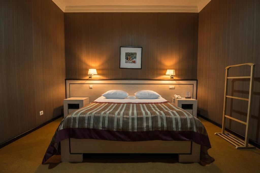 Hotel Rike Park 第比利斯 外观 照片